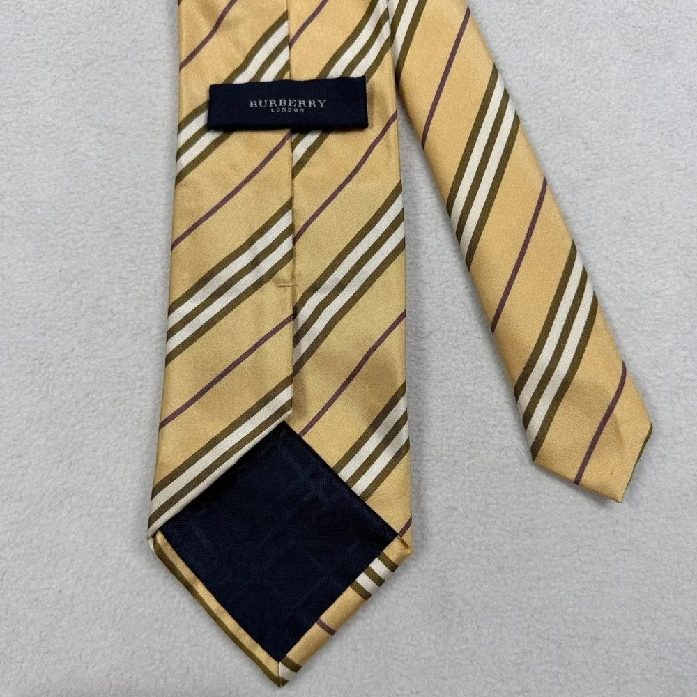 Burberry London Woven Silk Designer Luxury Necktie Nova Stripe Pattern Brown Tie